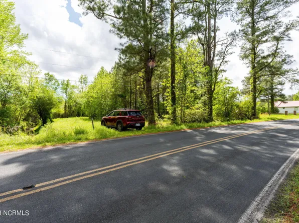 601 W Bridgers Street, Burgaw, NC 28425