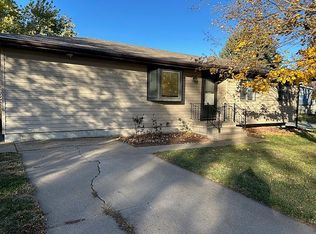 2046 Westwood Dr, Crete, NE 68333