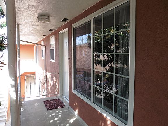 5th image of 718 E 6th St APT I