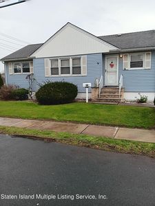 14 Cascade St, Staten Island, NY, 10306