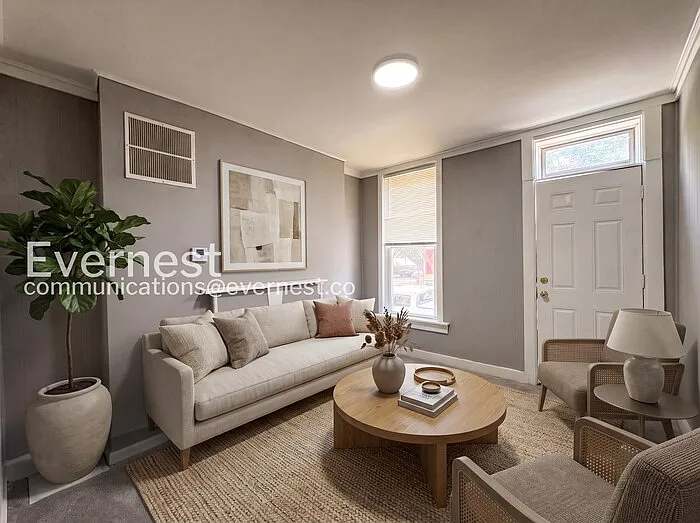 3 bed, 1.0 bath, 984 sqft, $1,600 — Photo 3
