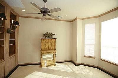 3rd image of 3613 Cimarron Dr