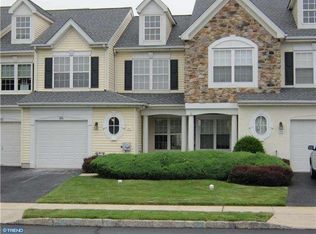 305 Holly Hill Ct, Warminster, PA 18974