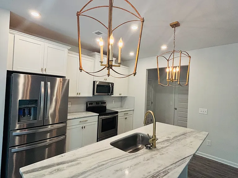 144 Madison Bnd — Photo 21