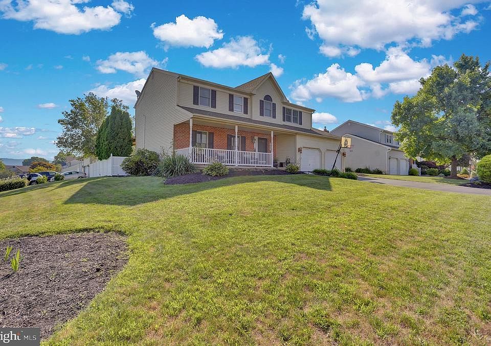 1st image of 1061 Boeshore Cir