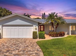 1590 Sandpiper St, Naples, FL 34102
