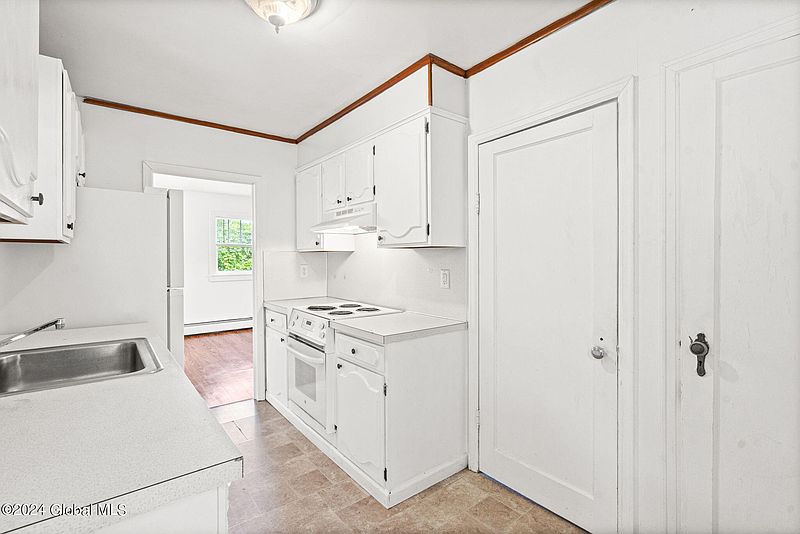 4th image of 28 Rugby Road