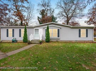 15383 Gary Ln, Bath, MI 48808