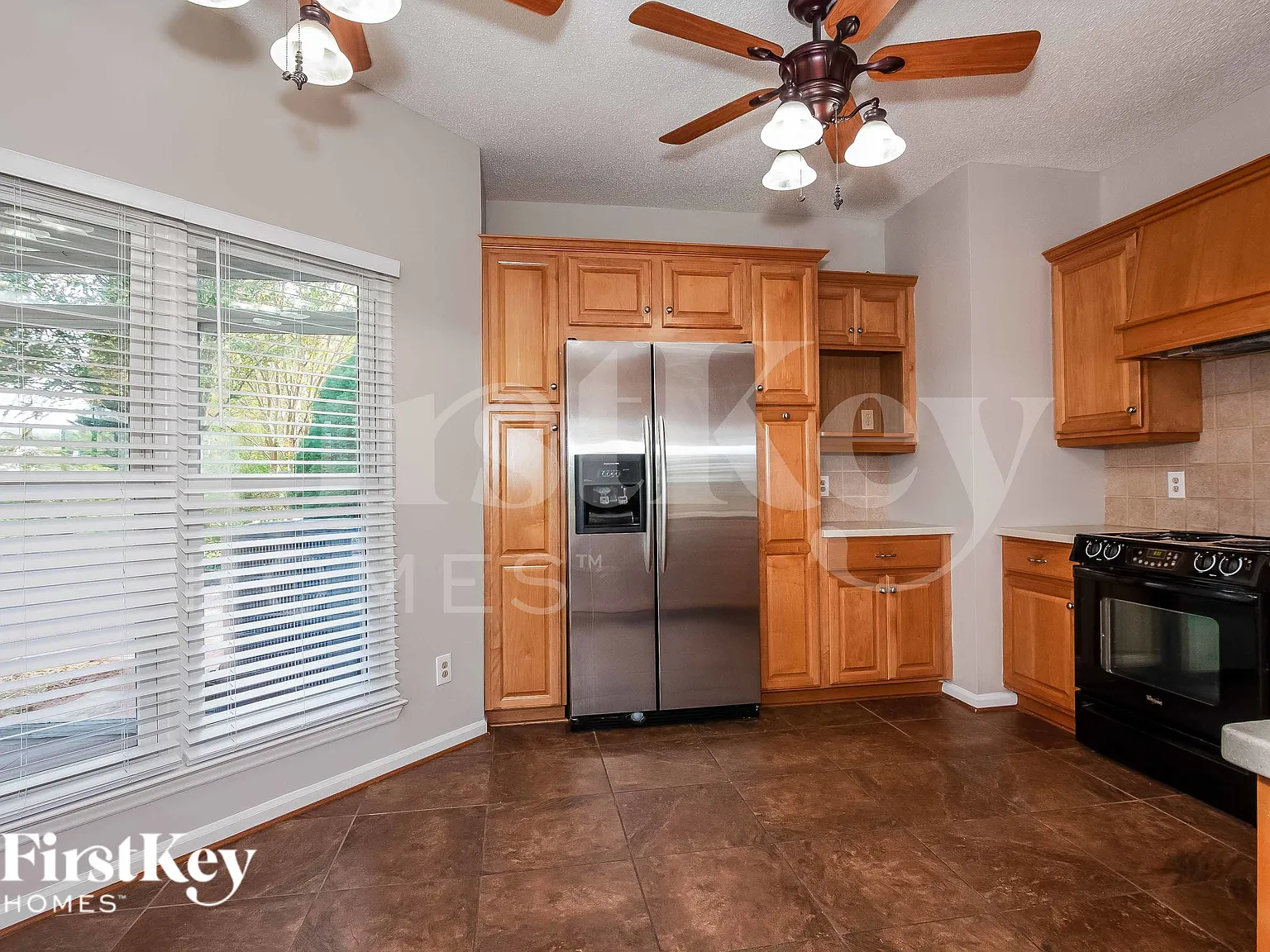 3 bed, 2.5 bath, 2469 sqft, $3,035 — Photo 4