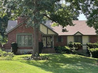 1812 SW Mic O Say Ct, Blue Springs, MO 64015