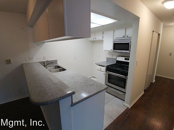 3rd image of 327 Chestnut Ave APT 201