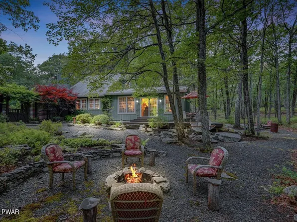 101 High Ridge Rd, Dingmans Ferry, PA 18328