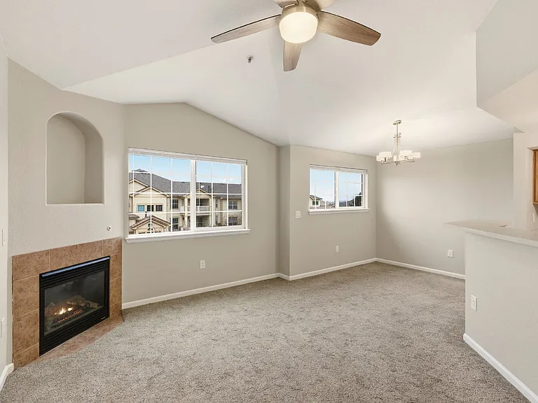 5726 N Genoa Way #301 — Photo 4