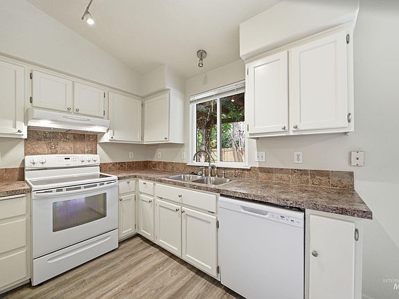 2nd image of 691 N Tidwell Way