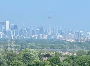 9 Valhalla Inn Rd E #1511, Toronto, ON M9B0B2