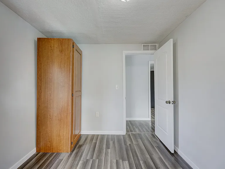 813 S Center St — Photo 28