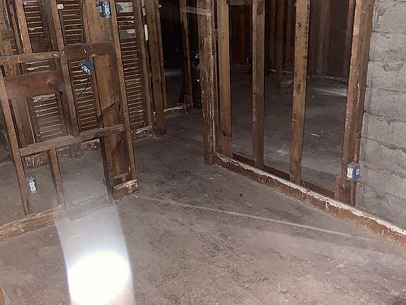 4th image of 19177 Hanna St