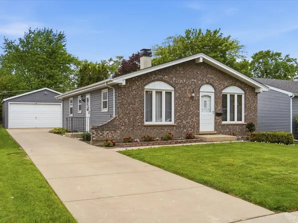 58 N California Ave, Mundelein, IL 60060