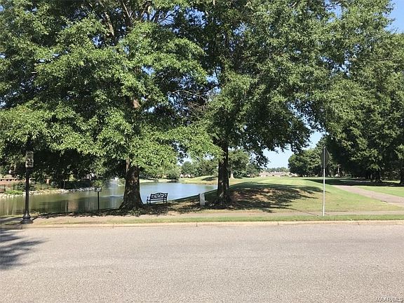 4th image of 340 Towne Lake Dr