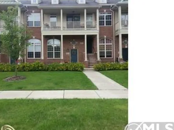 464 Old Pine Way #1, Walled Lake, MI 48390