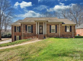 424 Walnut Point Dr, Matthews, NC 28105
