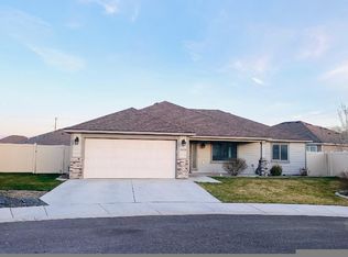1545 W 33rd Ct, Kennewick, WA 99337