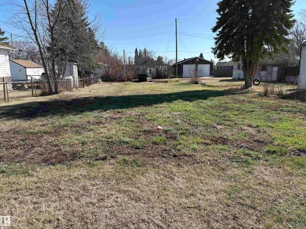 4811 50th Ave, Holden, AB T0B 2C0