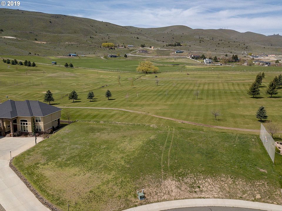 1st image of 775 W Fairway Dr