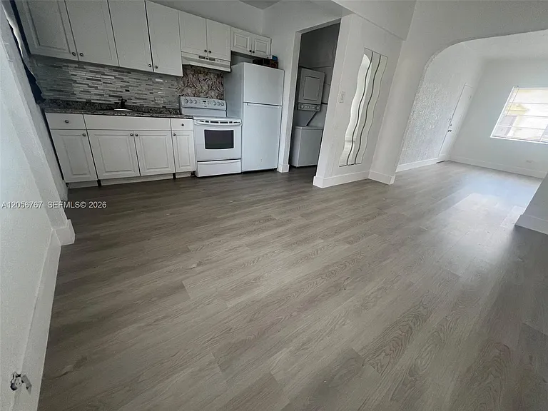 1326 SW 6th St #10 — Photo 4