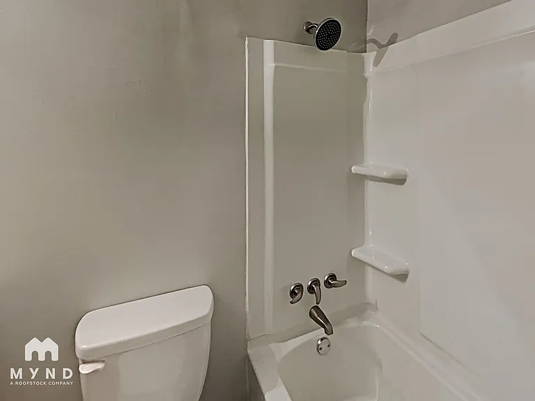 785 Edenton Ct — Photo 11