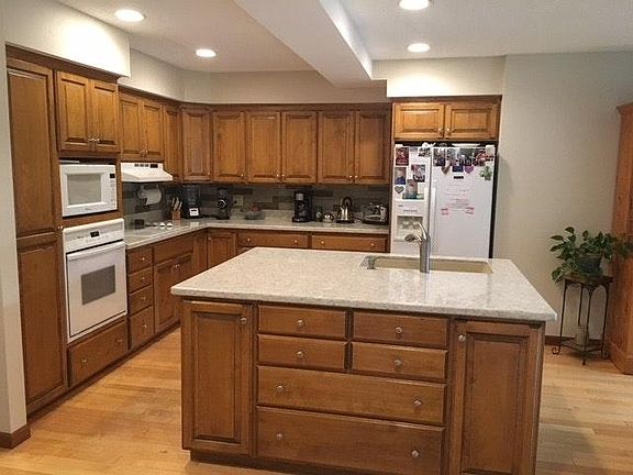 2nd image of 821 Creekwood St