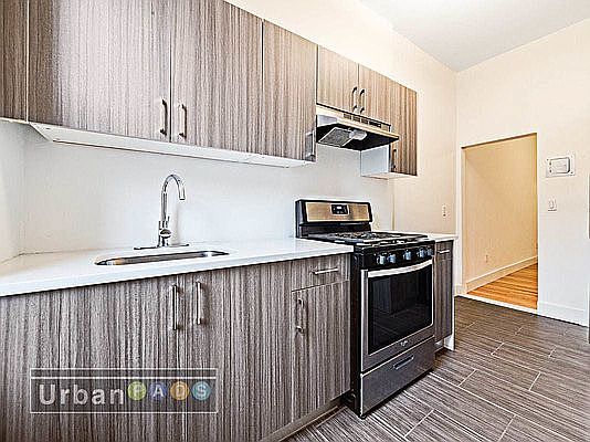 3rd image of 823 Hancock St #C3