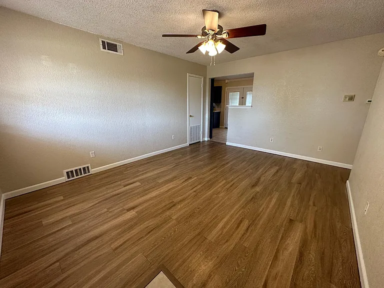 1008 N Nail Pkwy — Photo 11