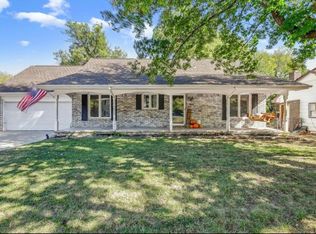 616 N Willow Dr, Derby, KS 67037