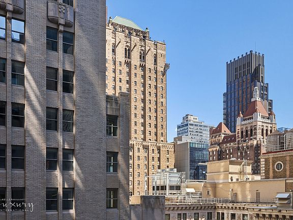 4th image of 301 Park Ave #2004