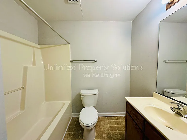 370 S Kerr Ave #105 — Photo 9