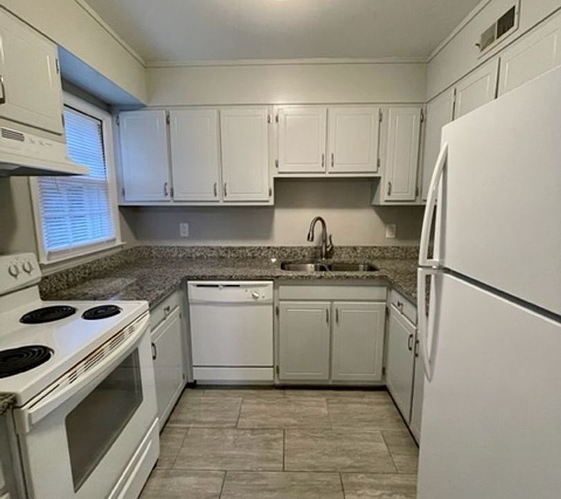 1st image of 4600 Coronado Dr APT E