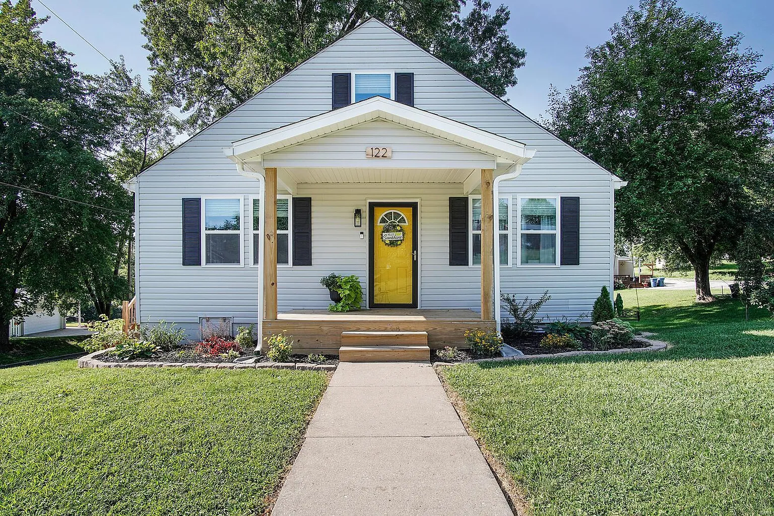 122 Sunset Ave photo 1