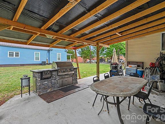 5th image of 418 S Yadkin Ave