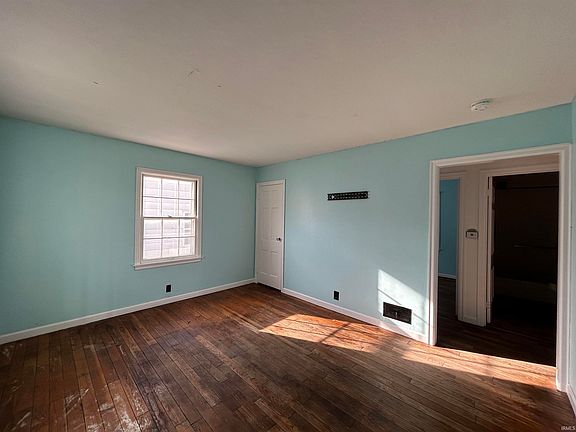 3rd image of 1329 N Elmer St