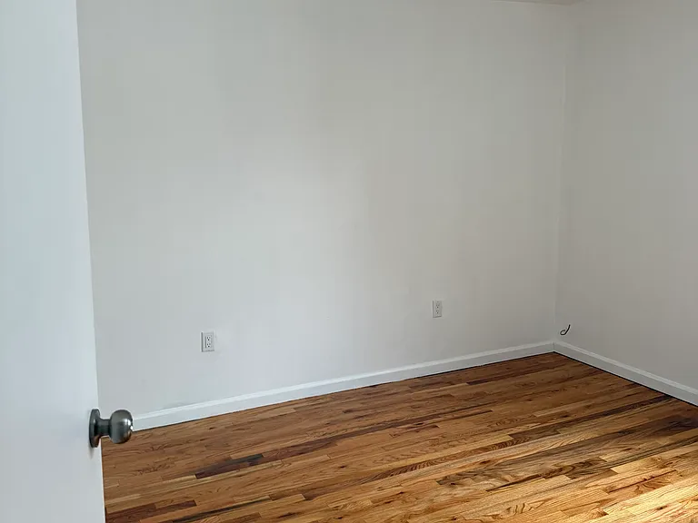 715 Mack Pl #2 — Photo 13