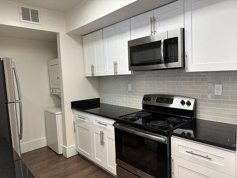 Wesley Townsend Apartments at Buckhead — Photo 61