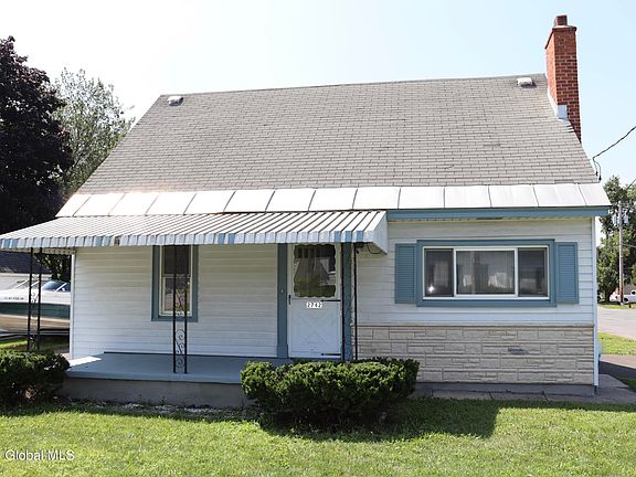2nd image of 2742 Hamburg Street