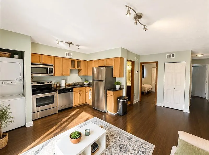 1 bed, 1000 sqft, $1,400 — Photo 3