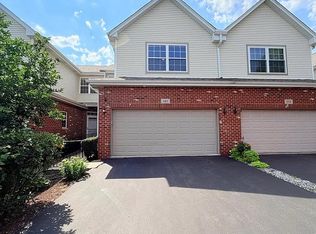541 Goodwin Dr, Bolingbrook, IL 60440