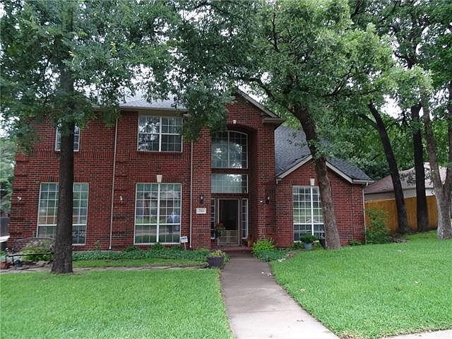 1st image of 713 Red Oak Smt