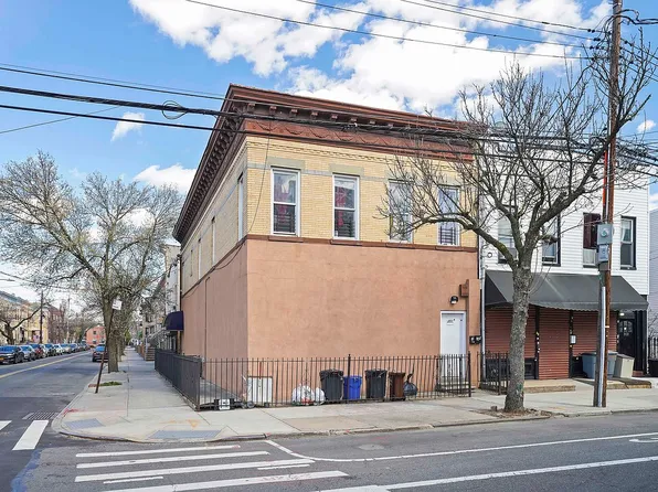 351 Onderdonk Ave, Ridgewood, NY 11385