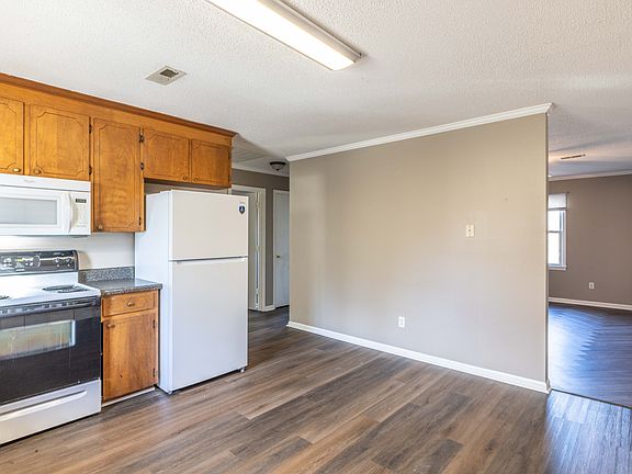 5th image of 424 S 4th St APT 4