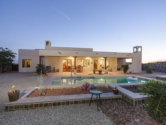 3rd image of 3940 Saguaro Ct