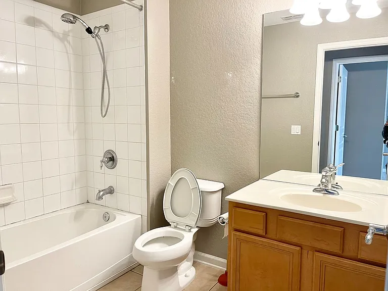 7727 Fairgrove Ave — Photo 16